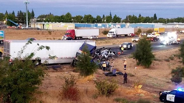 6-car crash manteca hwy 120 escalon big rig Peterbuilt truck crash accident